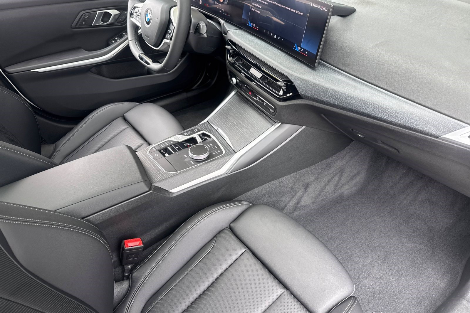 Certified 2025 BMW 330i Sedan w/ Convenience Package RWD image 31