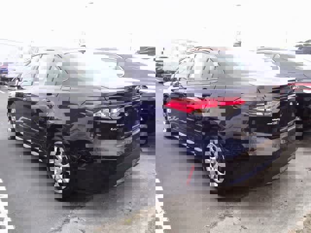 Used 2022 Toyota Corolla LE image 4