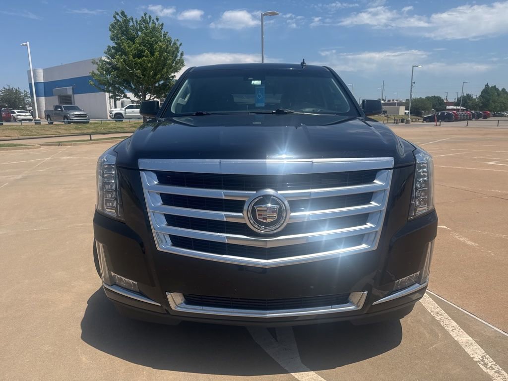 Used 2015 Cadillac Escalade Luxury AWD/4WD image 11