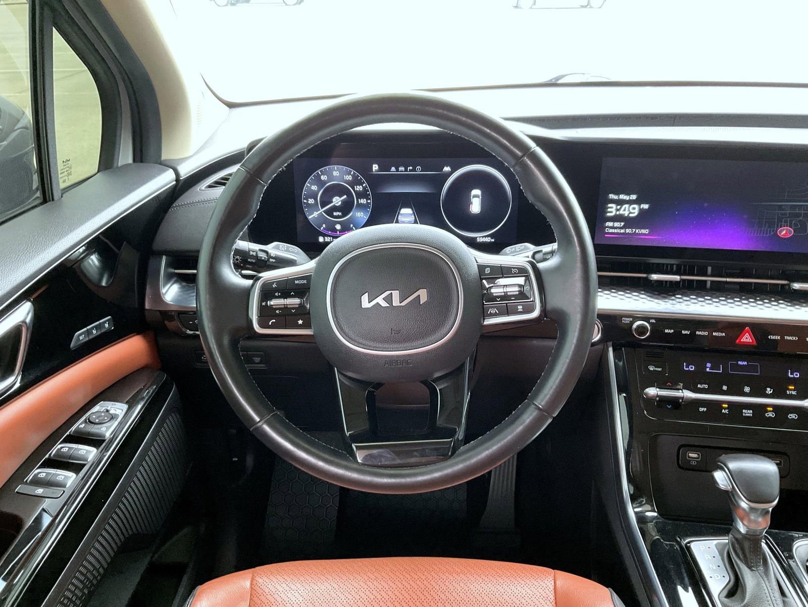 Used 2023 Kia Carnival SX Prestige FWD image 11