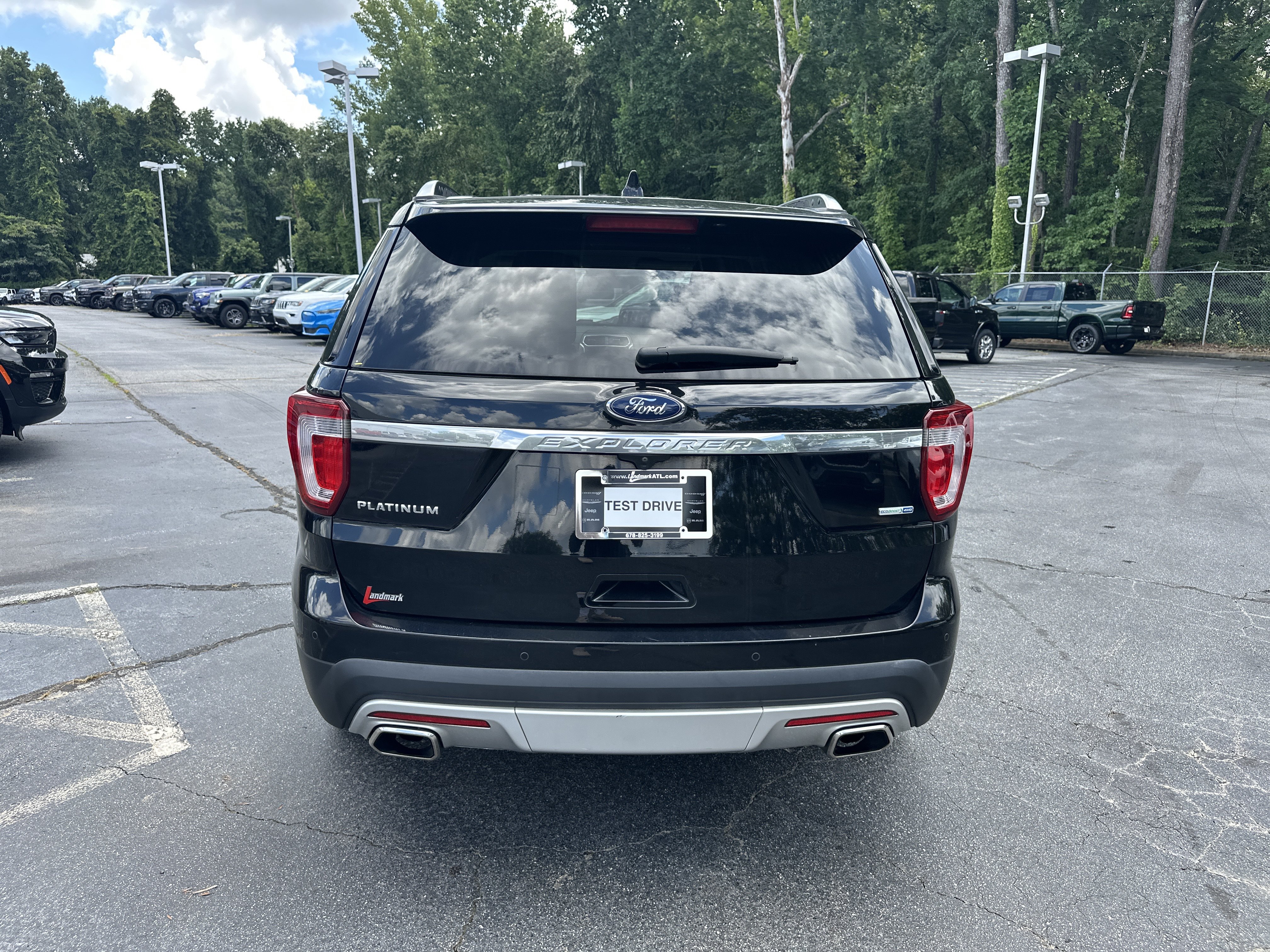 Used 2017 Ford Explorer Platinum AWD/4WD image 8