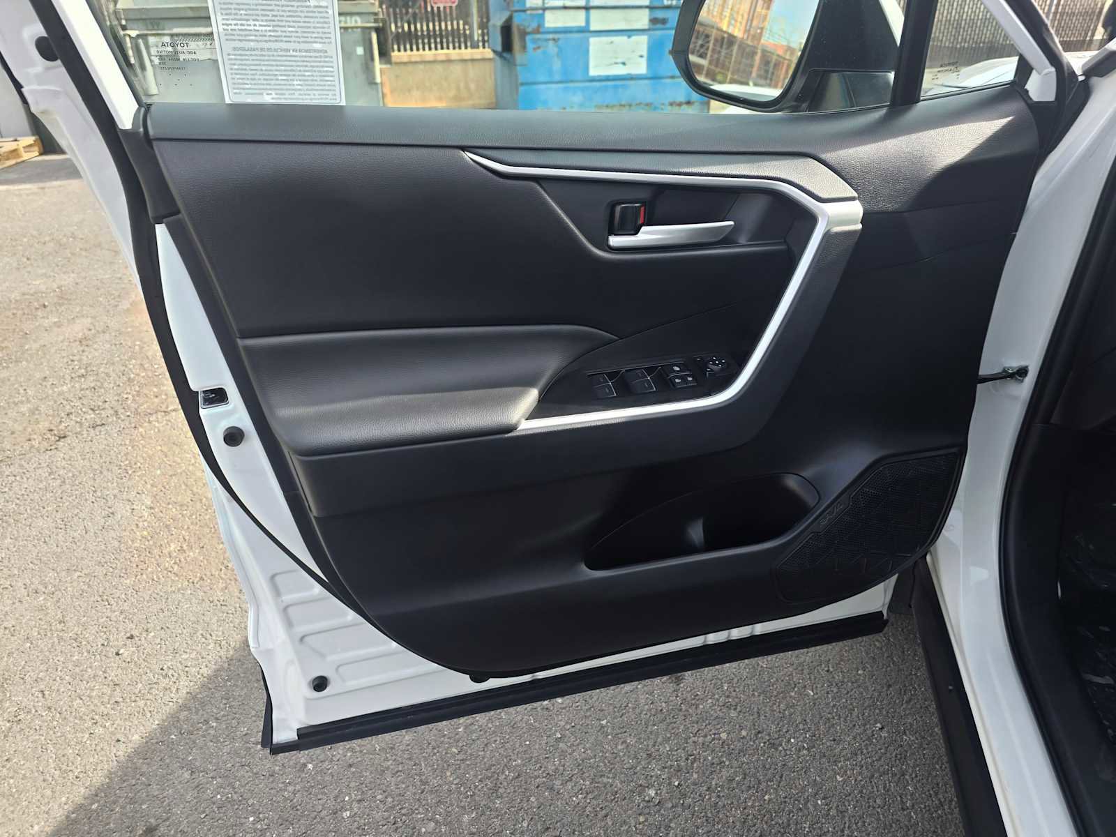 Used 2025 Toyota RAV4 XLE w/ Weather Package image 21