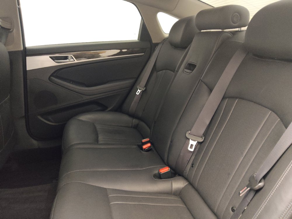 Used 2018 Genesis G80 3.8 RWD image 18