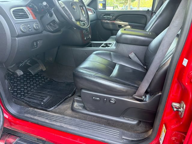 Used 2011 Chevrolet Silverado 2500 LTZ w/ LTZ Plus Package AWD/4WD image 9