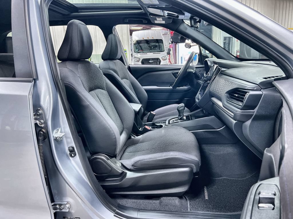 Used 2025 Subaru Forester Premium AWD/4WD image 28