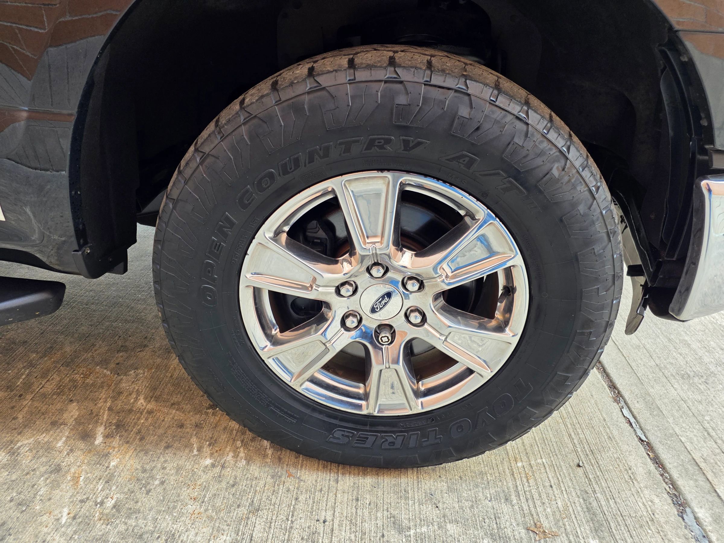 Used 2015 Ford F150 XLT w/ Equipment Group 302A Luxury image 25