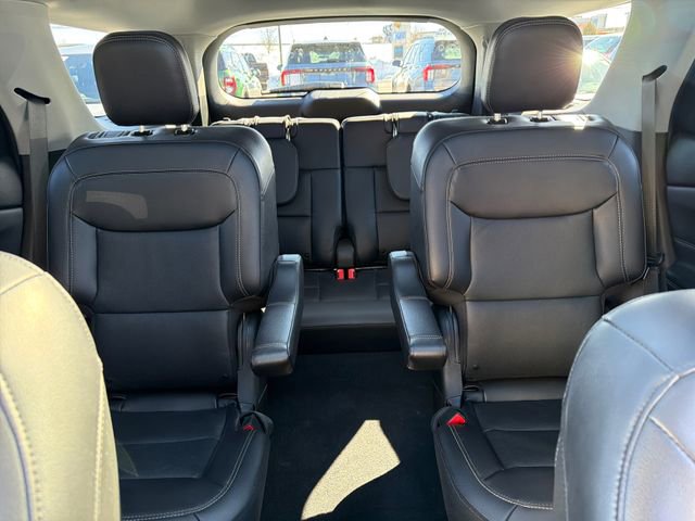 Certified 2024 Ford Explorer Limited w/ Limited Technology Package image 19