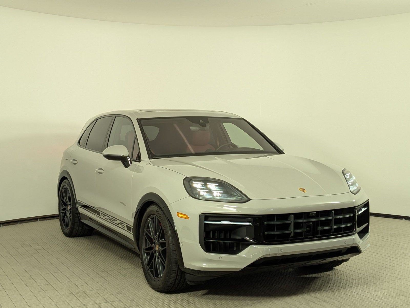 Used 2026 Porsche Cayenne GTS AWD/4WD image 7