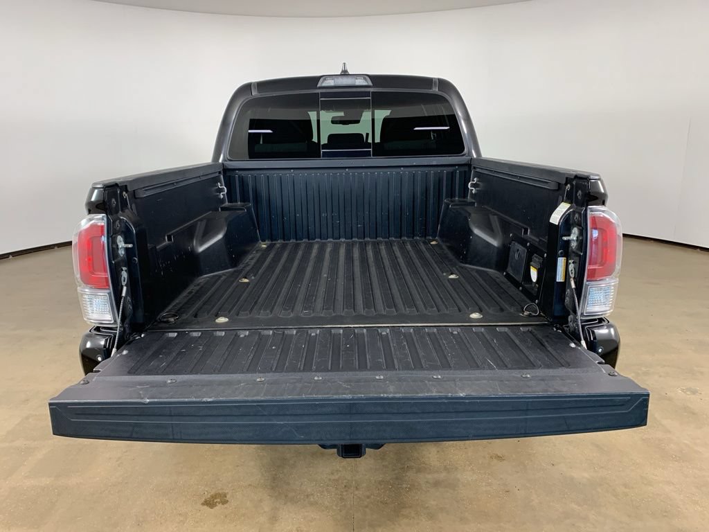 Used 2022 Toyota Tacoma TRD Off-Road w/ Technology Package AWD/4WD image 12
