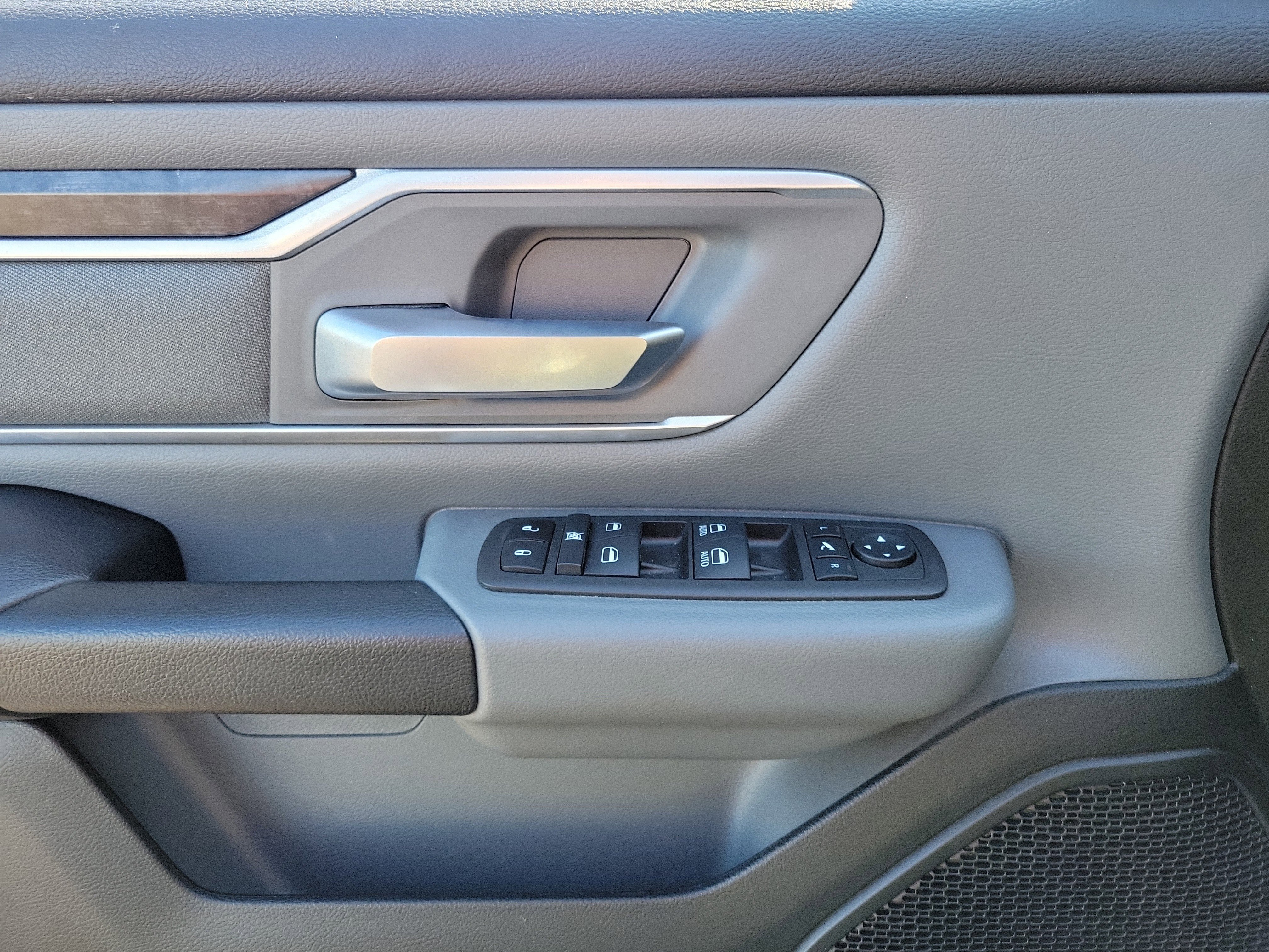 Used 2023 RAM 1500 Big Horn AWD/4WD image 17