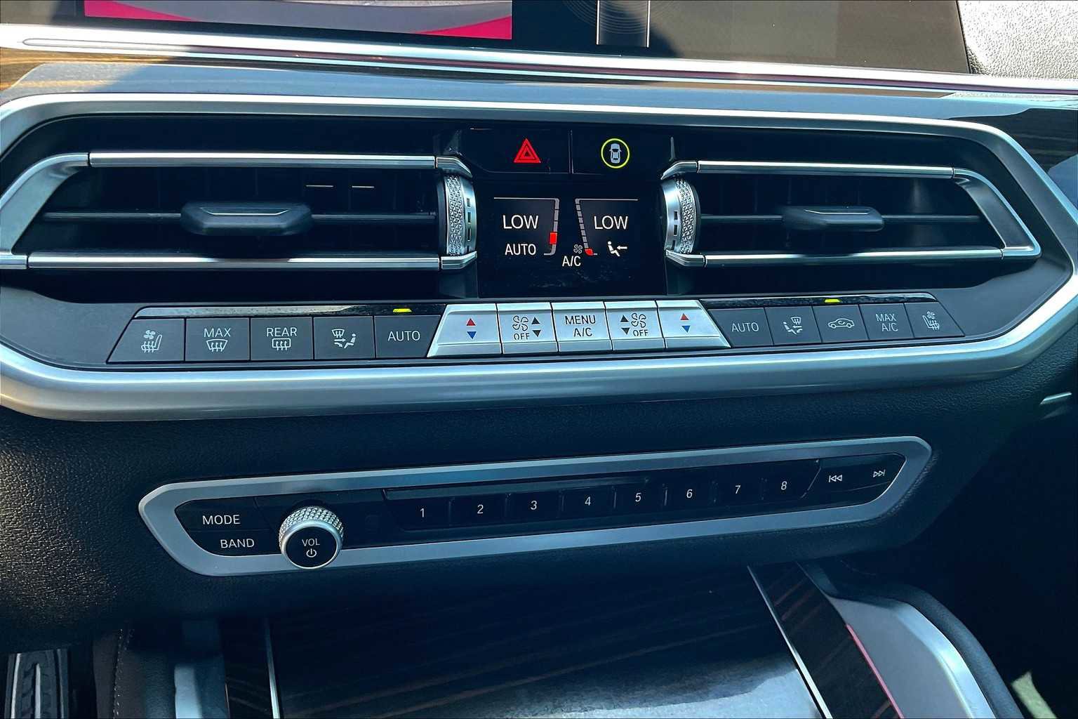 Used 2023 BMW X6 xDrive40i w/ Executive Package image 61