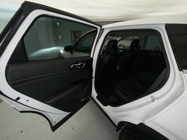 Used 2023 Kia Sportage EX image 22