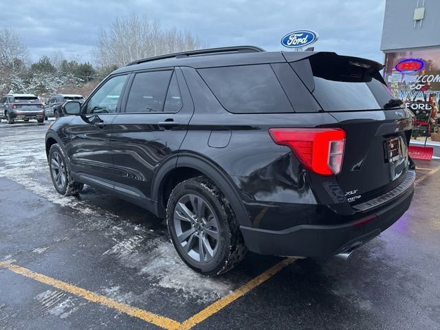 Used 2023 Ford Explorer XLT w/ Equipment Group 202A image 8