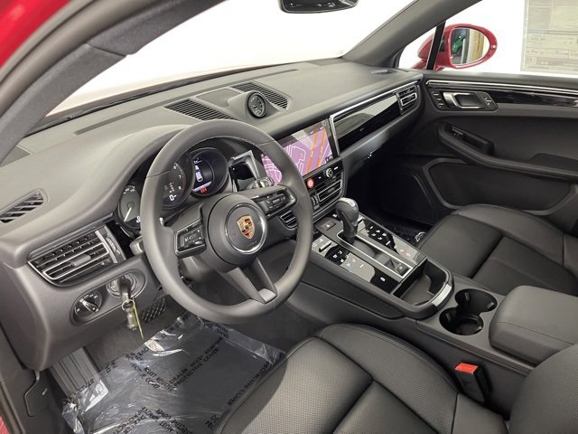 New 2026 Porsche Macan image 4