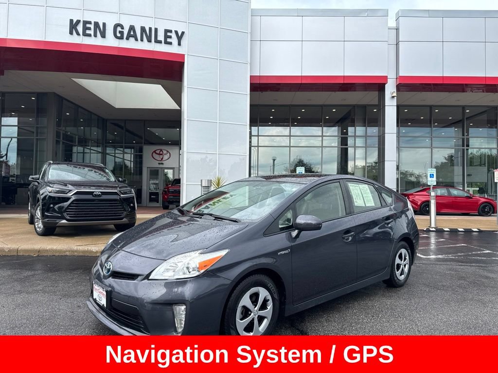Used 2014 Toyota Prius Four w/ Solar Roof Package FWD image 3
