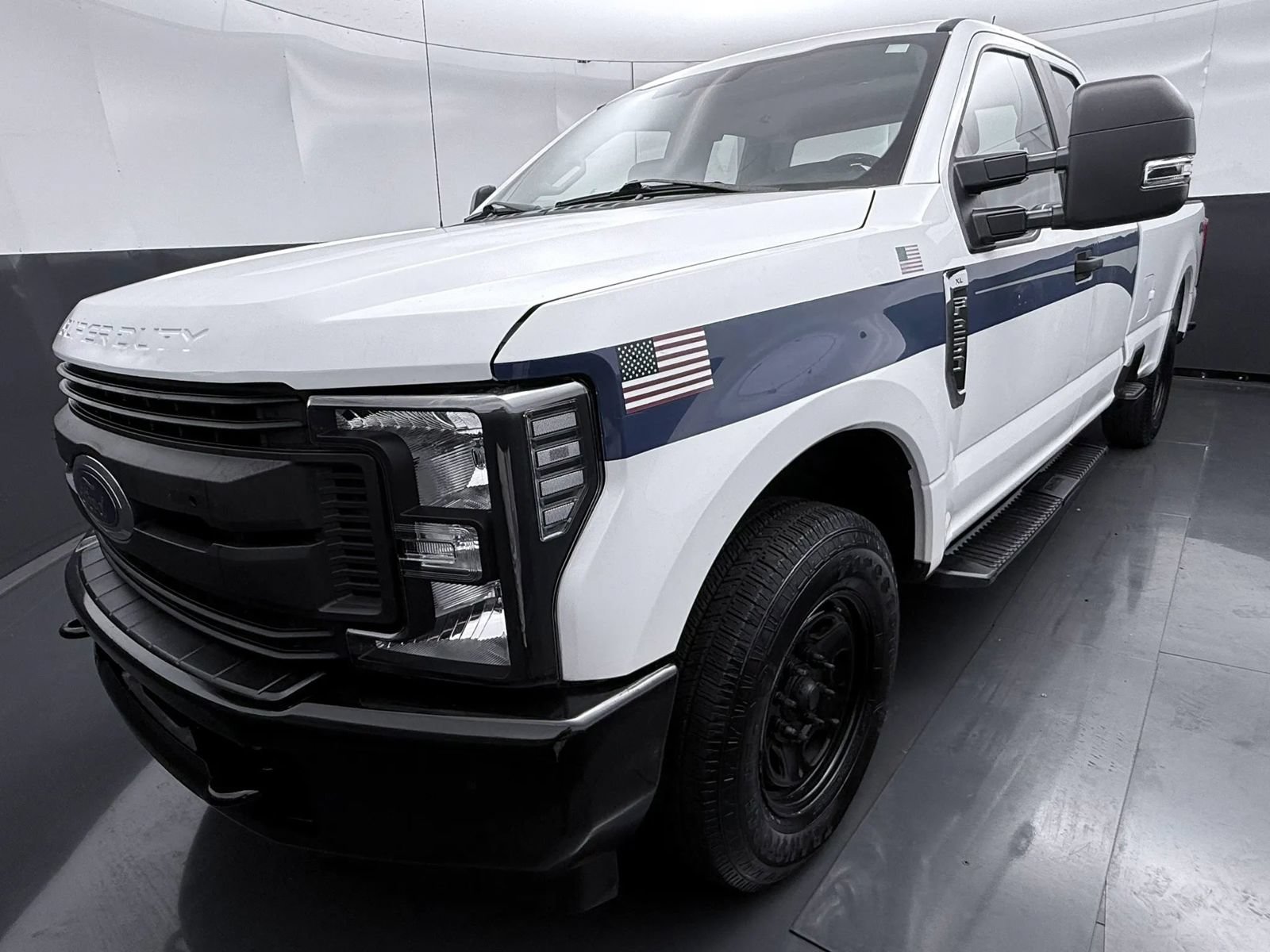 Used 2017 Ford F250 XL w/ Power Equipment Group RWD image 4