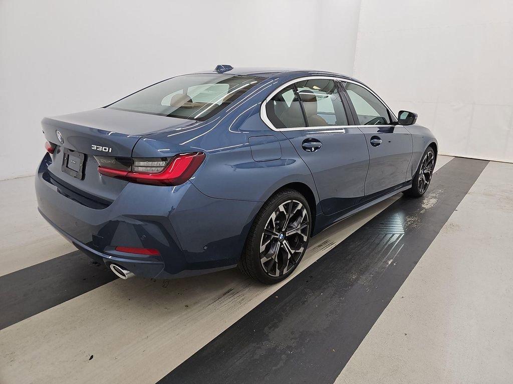 Used 2025 BMW 330i xDrive Sedan image 8