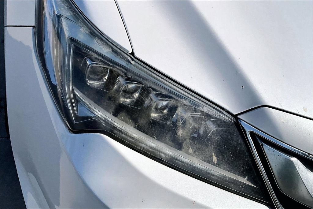 Used 2017 Acura ILX FWD image 34