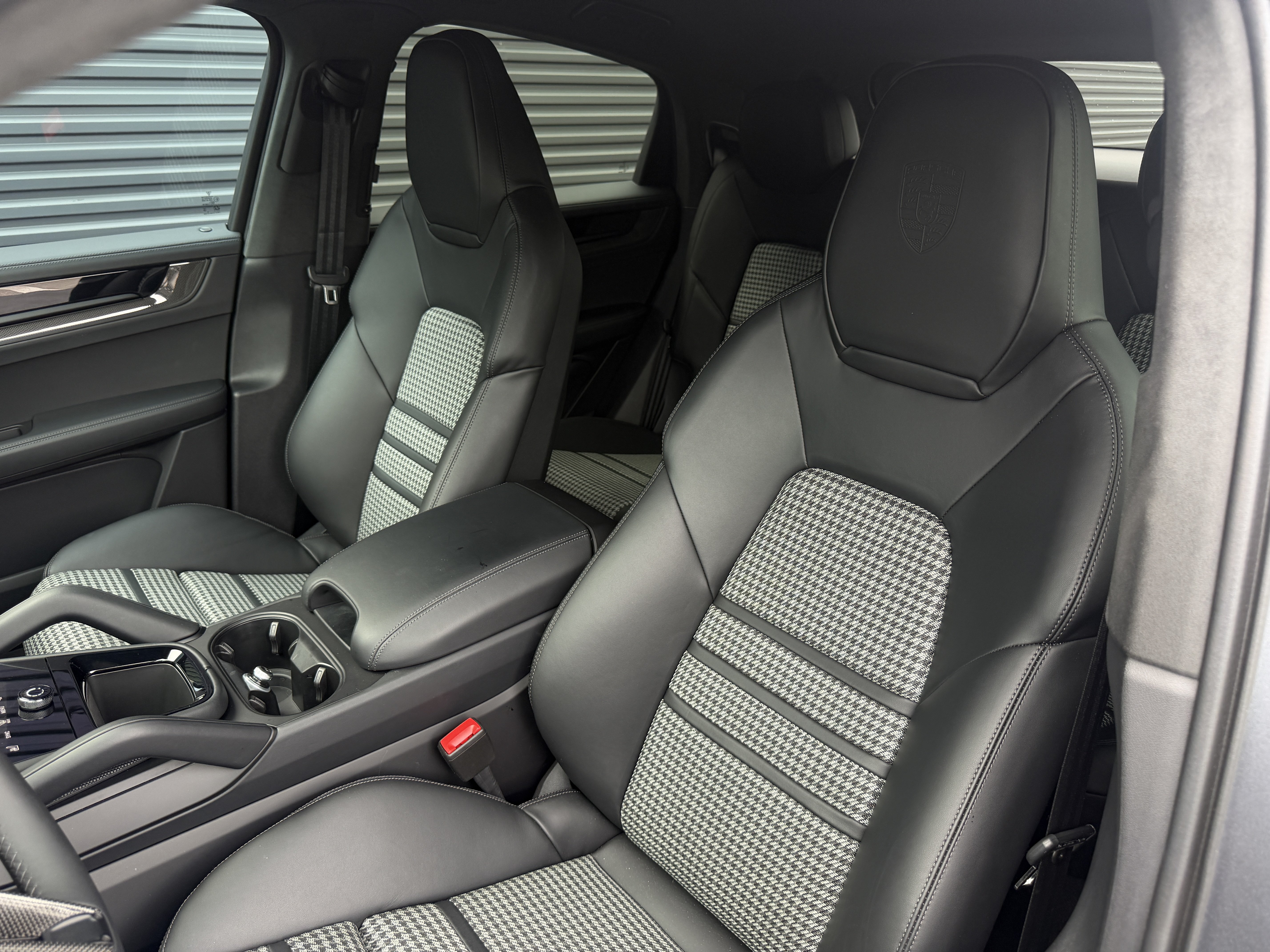 Certified 2026 Porsche Cayenne GTS AWD/4WD image 5
