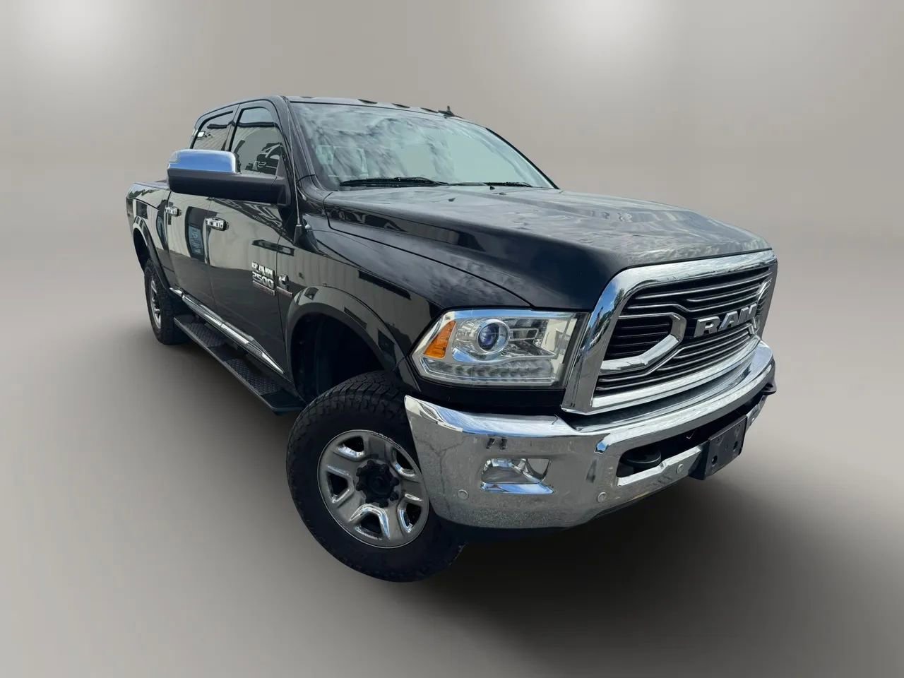 Used 2018 RAM 2500 Limited AWD/4WD image 2