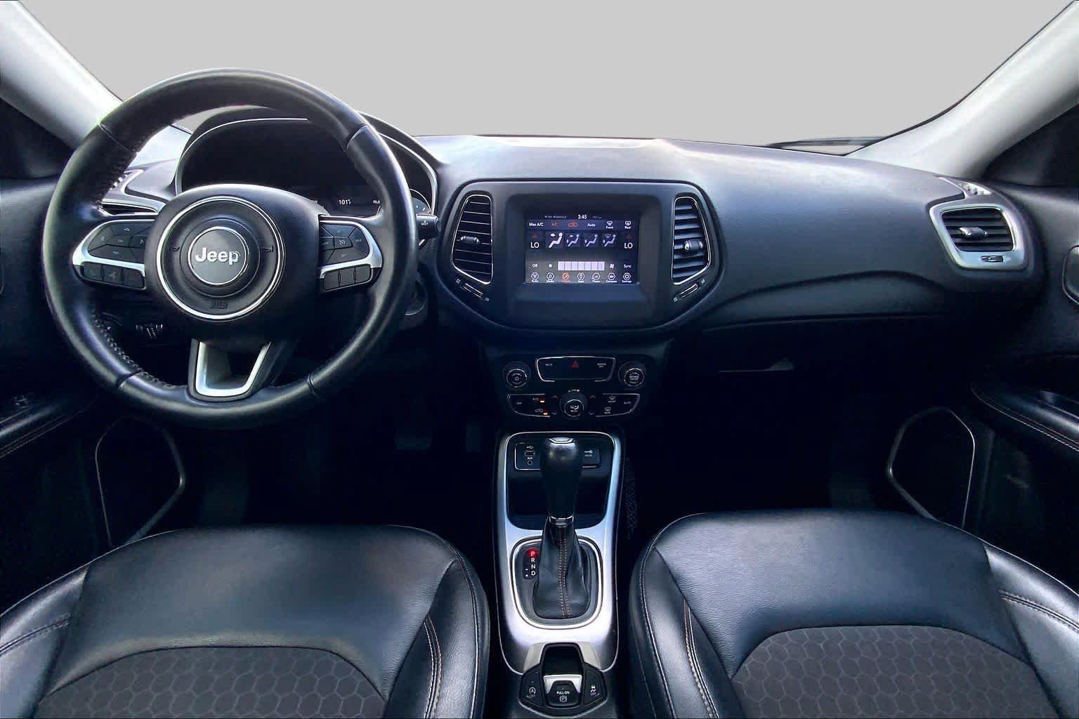Used 2018 Jeep Compass Latitude w/ Popular Equipment Group FWD image 16