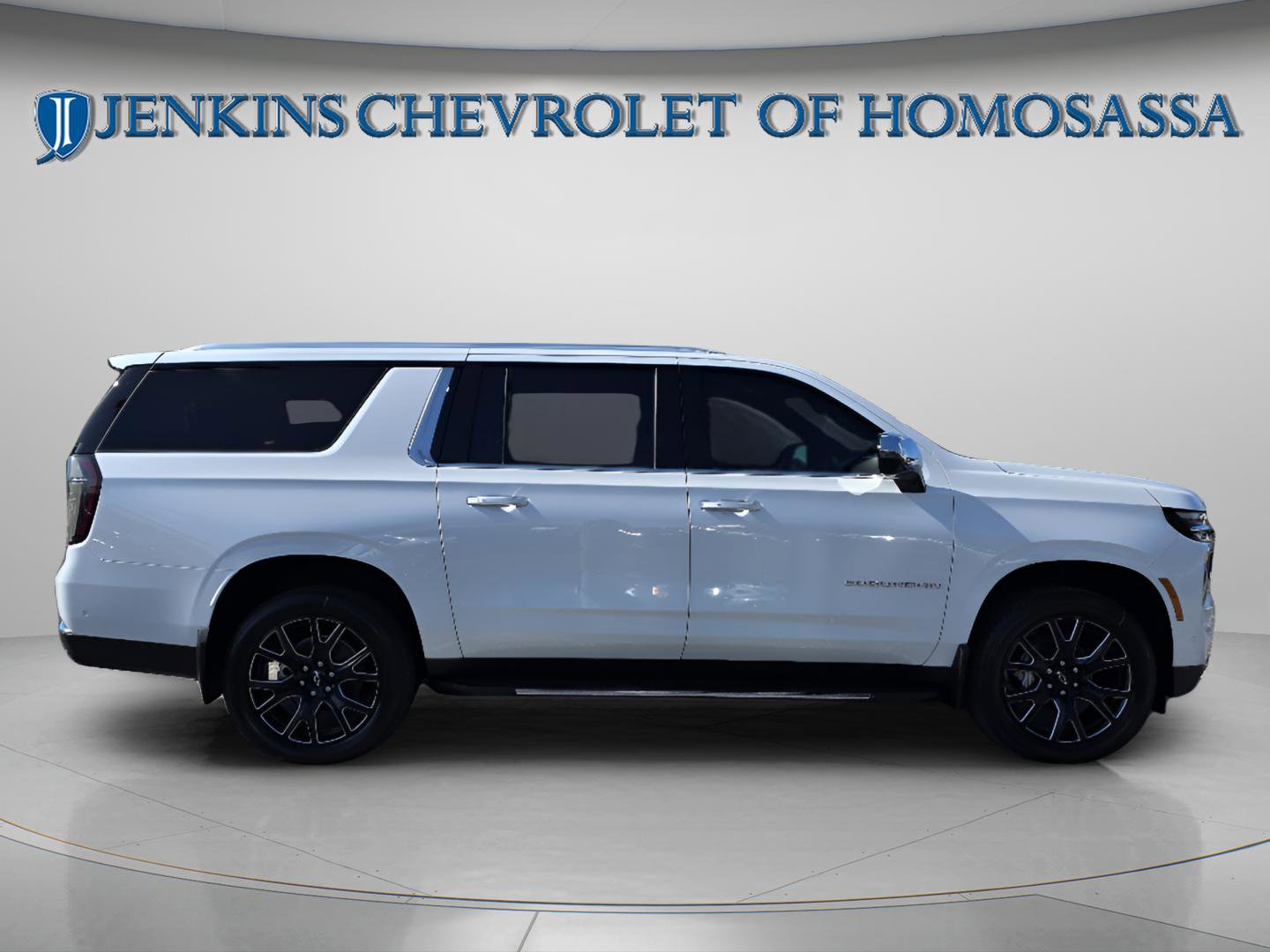 New 2026 Chevrolet Suburban Premier image 2