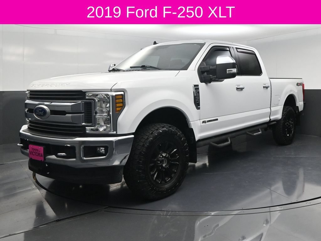 Used 2019 Ford F250 XLT w/ XLT Premium Package AWD/4WD image 2