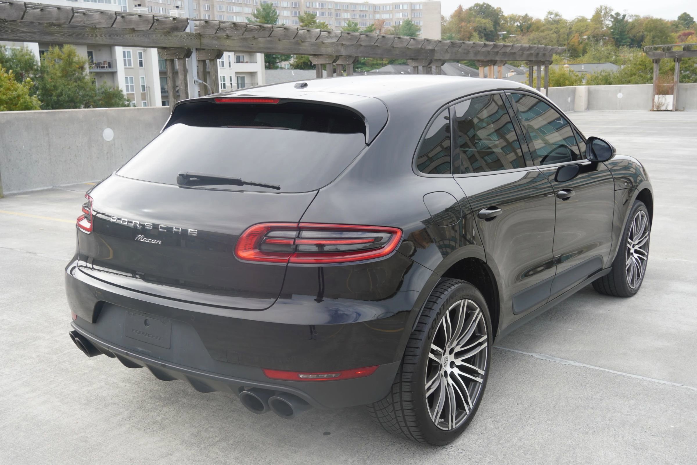 Used 2017 Porsche Macan image 36