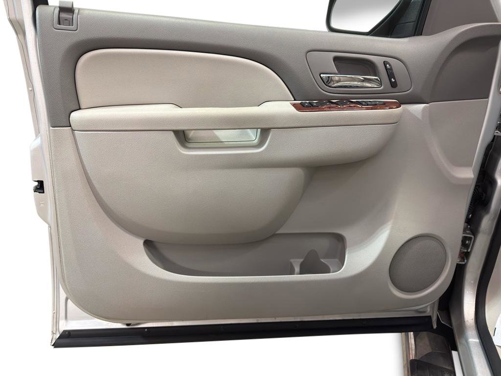 Used 2013 Chevrolet Avalanche LT w/ All-Star Edition image 14