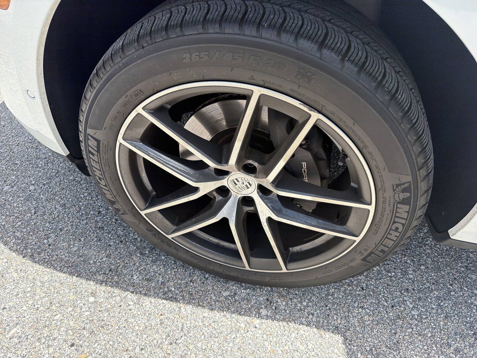 Used 2024 Porsche Macan AWD/4WD image 10