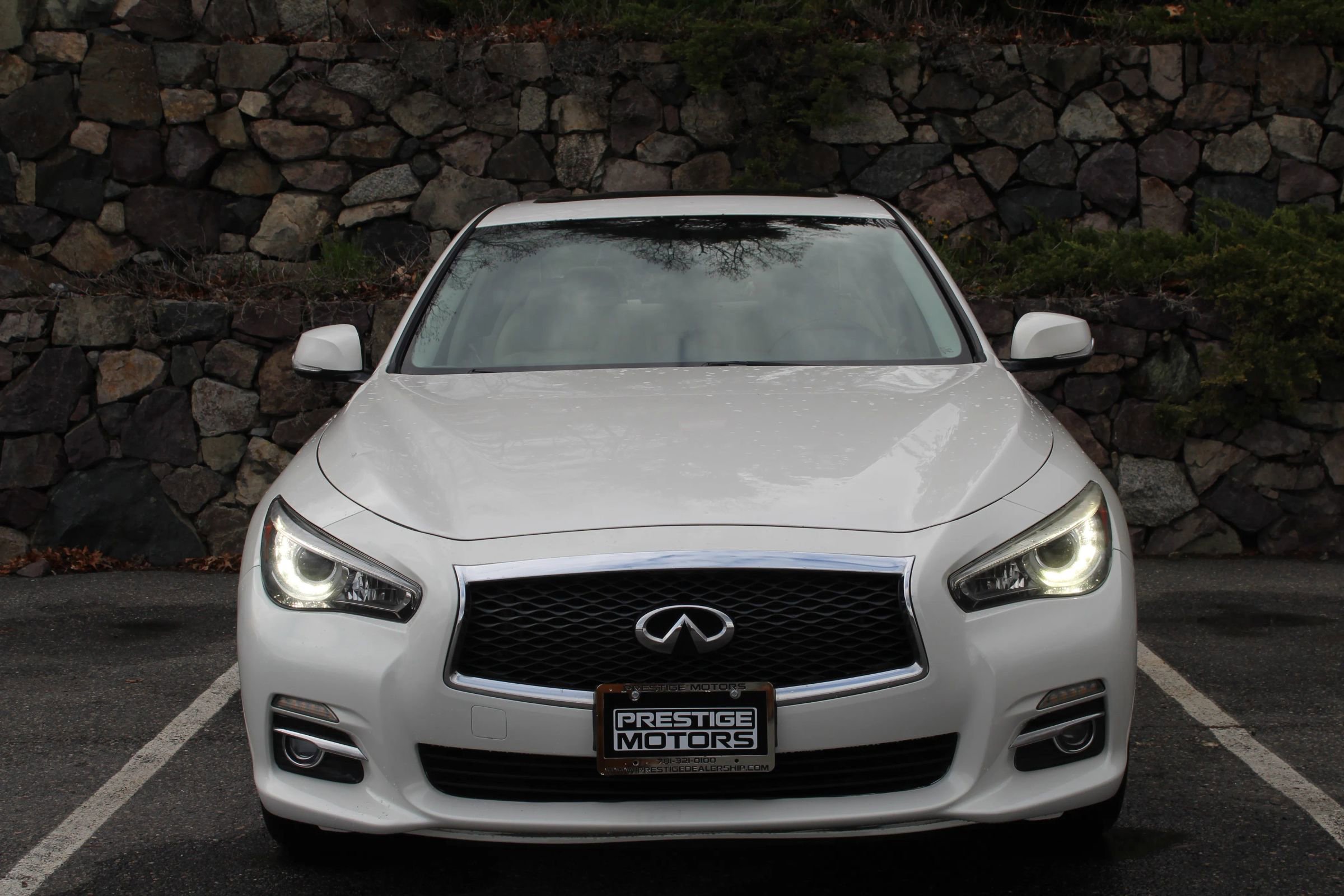 Used 2015 INFINITI Q50 Premium w/ Navigation Package AWD/4WD image 3