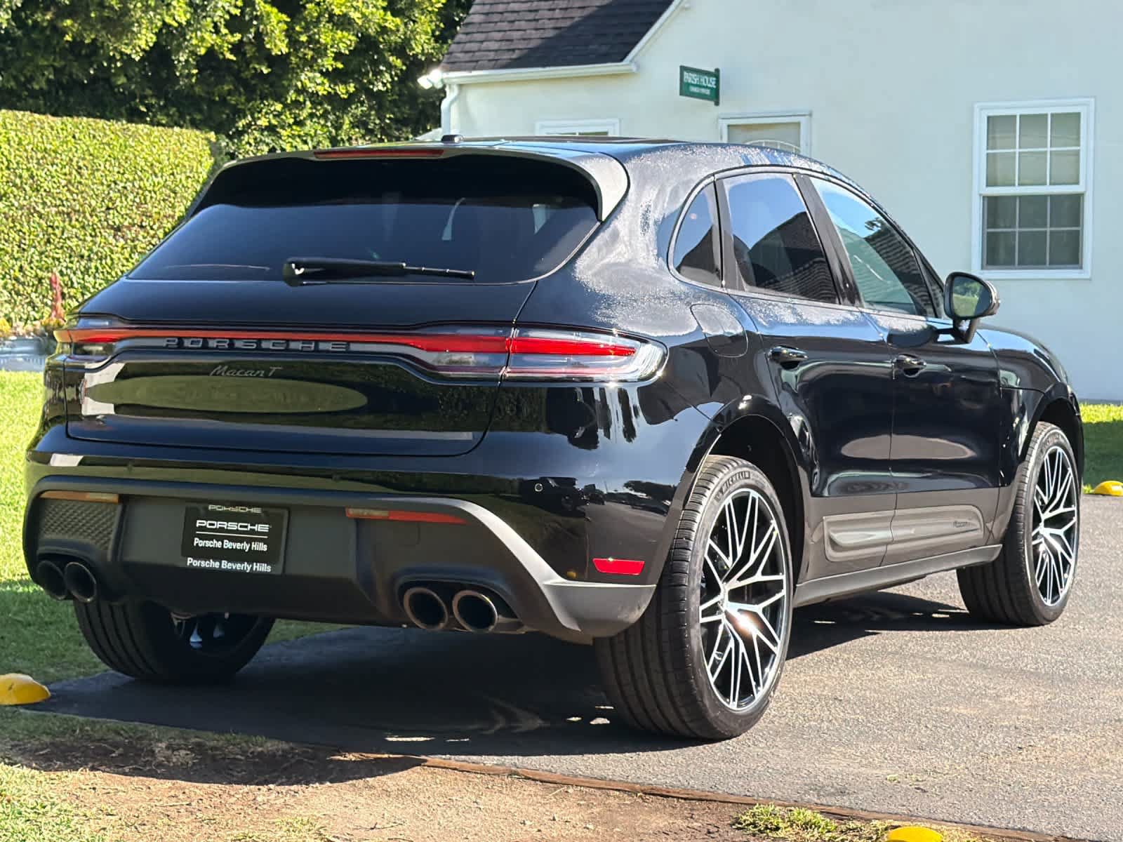 New 2026 Porsche Macan Turbo AWD/4WD image 8