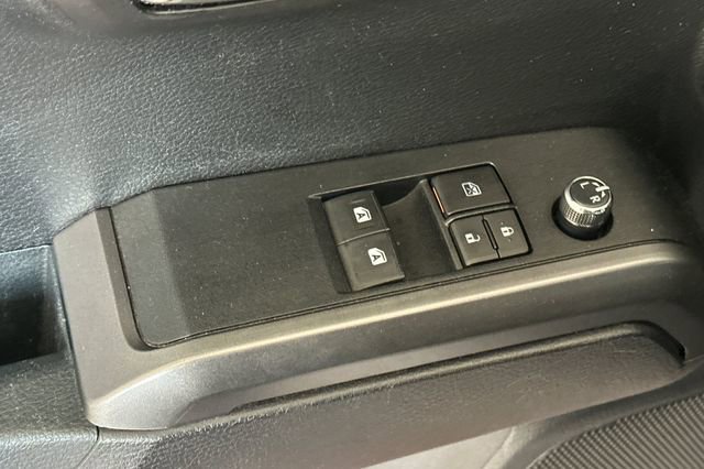 Used 2017 Toyota Tacoma TRD Sport image 12