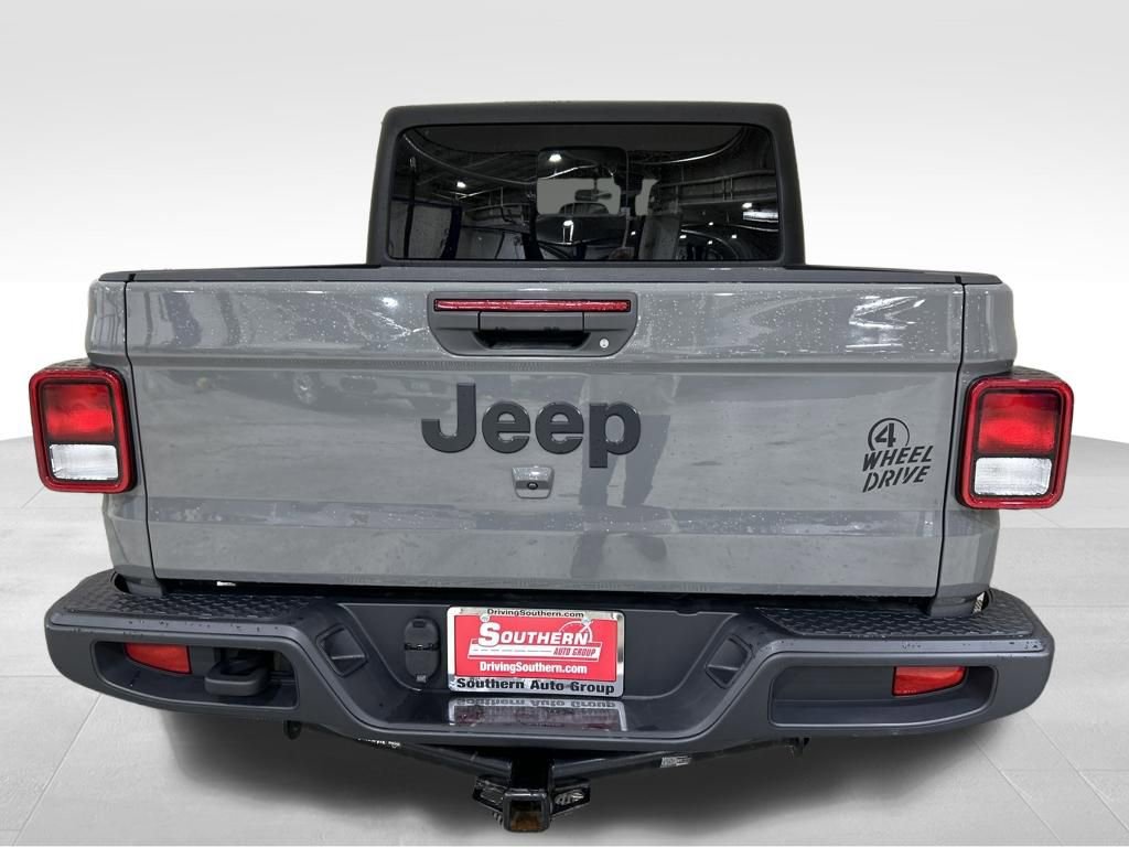 Used 2022 Jeep Gladiator Willys image 4