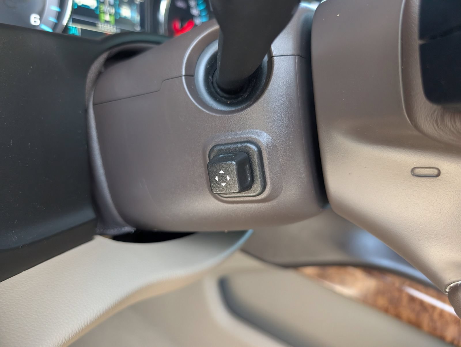 Used 2019 Chevrolet Suburban Premier AWD/4WD image 37