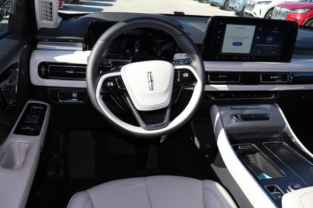 New 2025 Lincoln Aviator 2WD w/ Jet Appearance Package image 6