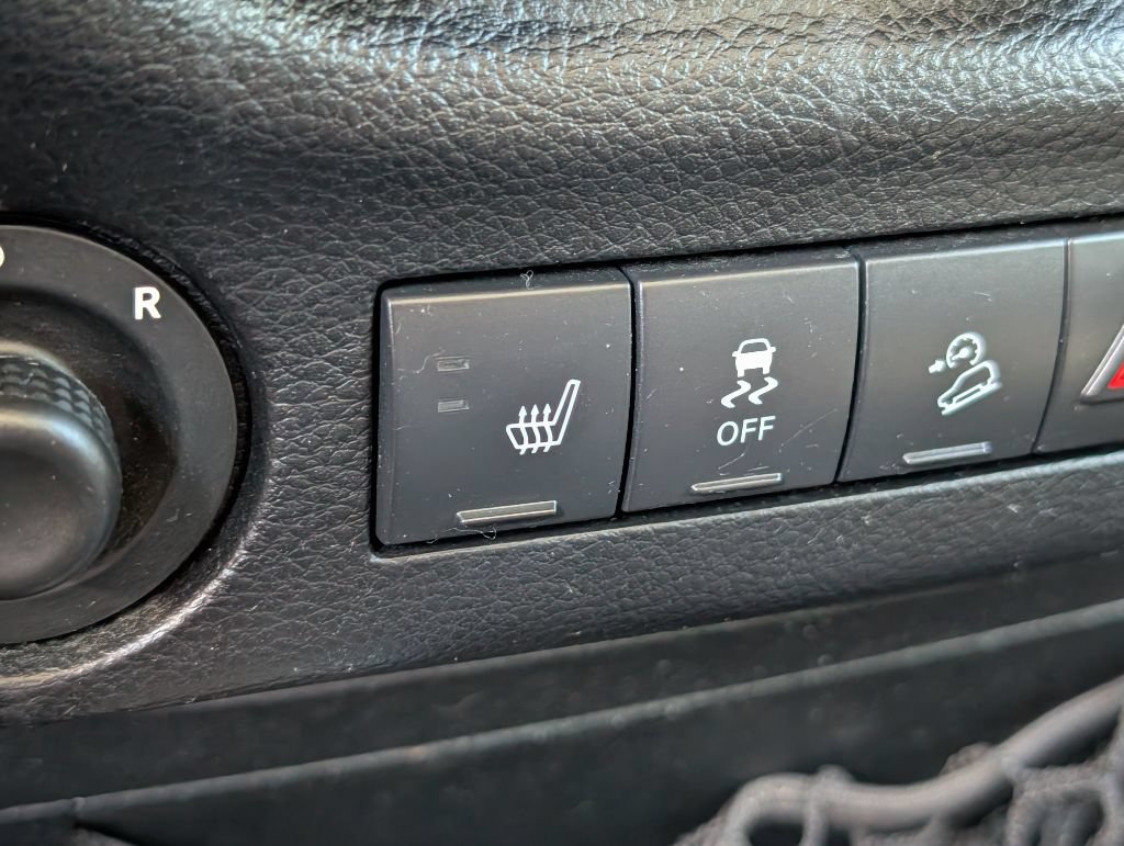 Used 2014 Jeep Wrangler Sahara AWD/4WD image 20
