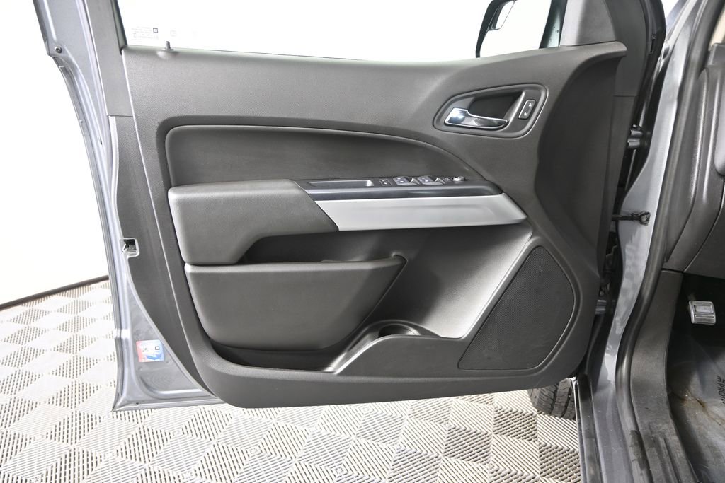 Used 2021 Chevrolet Colorado LT w/ Safety Package image 18