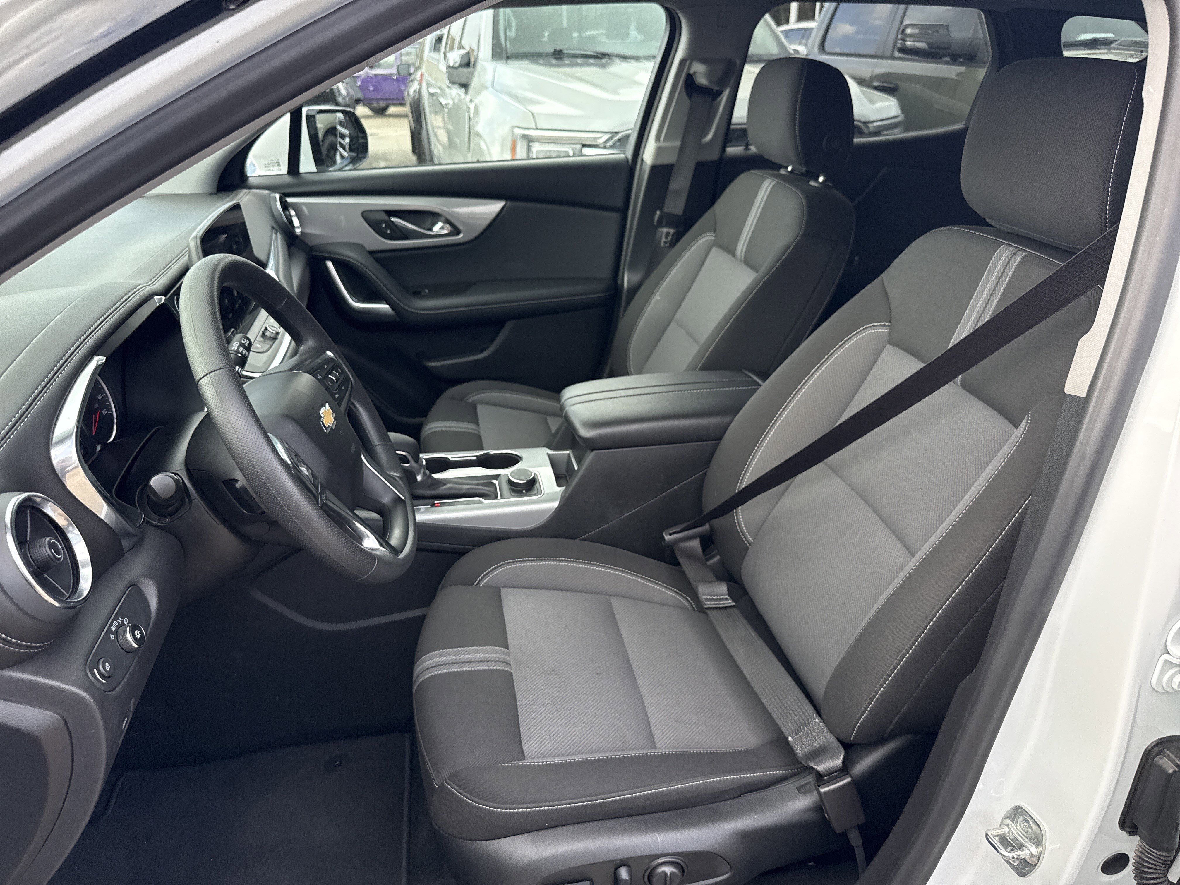 Used 2025 Chevrolet Blazer LT image 12