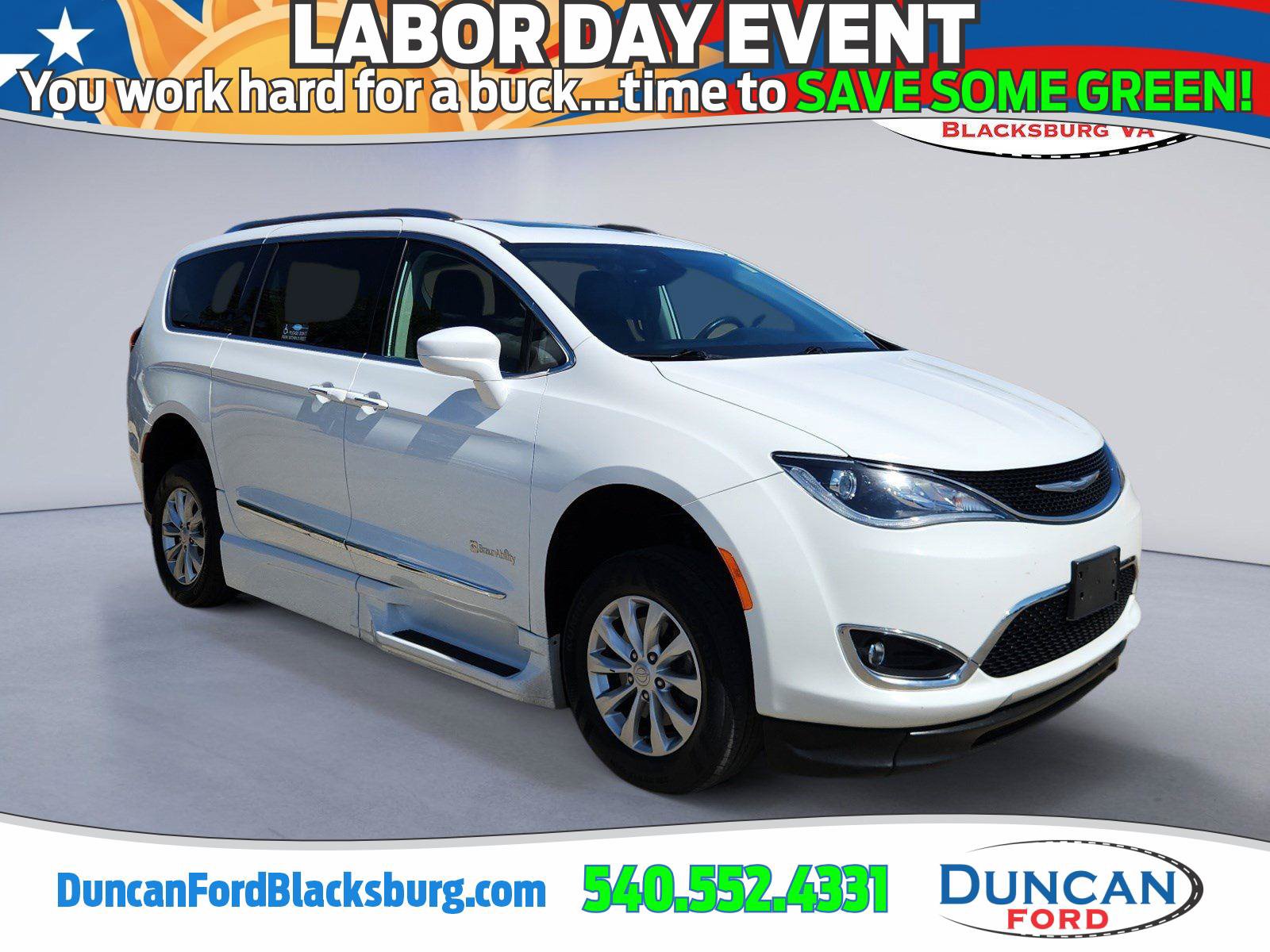 Used 2018 Chrysler Pacifica Touring-L Plus FWD image 1