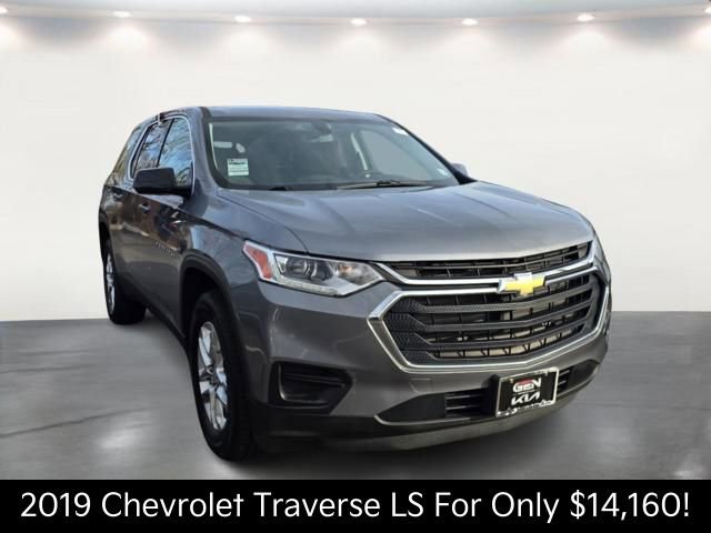 Used 2019 Chevrolet Traverse LS image 1