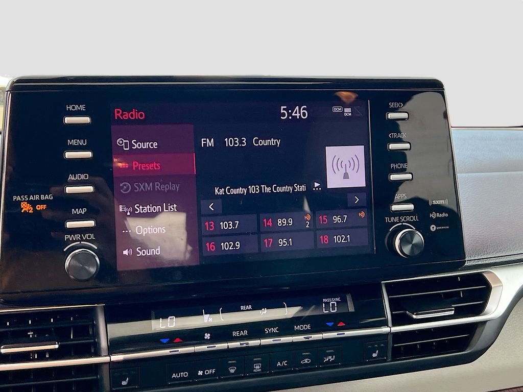 Used 2023 Toyota Sienna XLE image 13