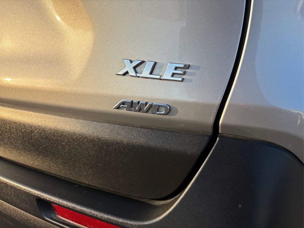 Used 2019 Toyota RAV4 XLE image 15