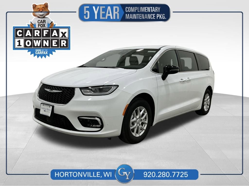 Used 2025 Chrysler Pacifica Select image 1