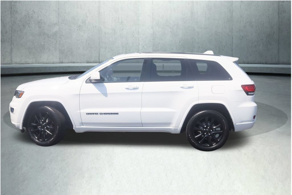Used 2020 Jeep Grand Cherokee Altitude AWD/4WD image 13