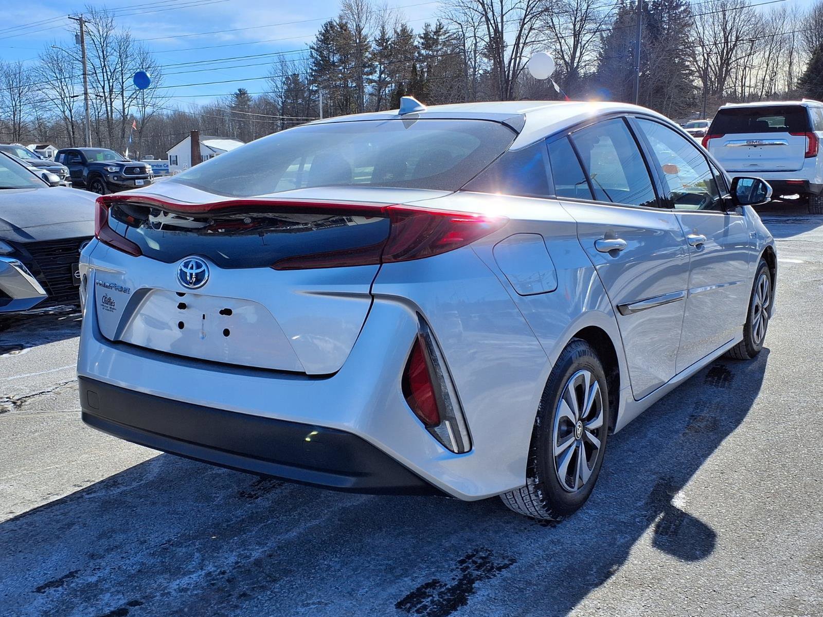 Used 2017 Toyota Prius Prime image 4