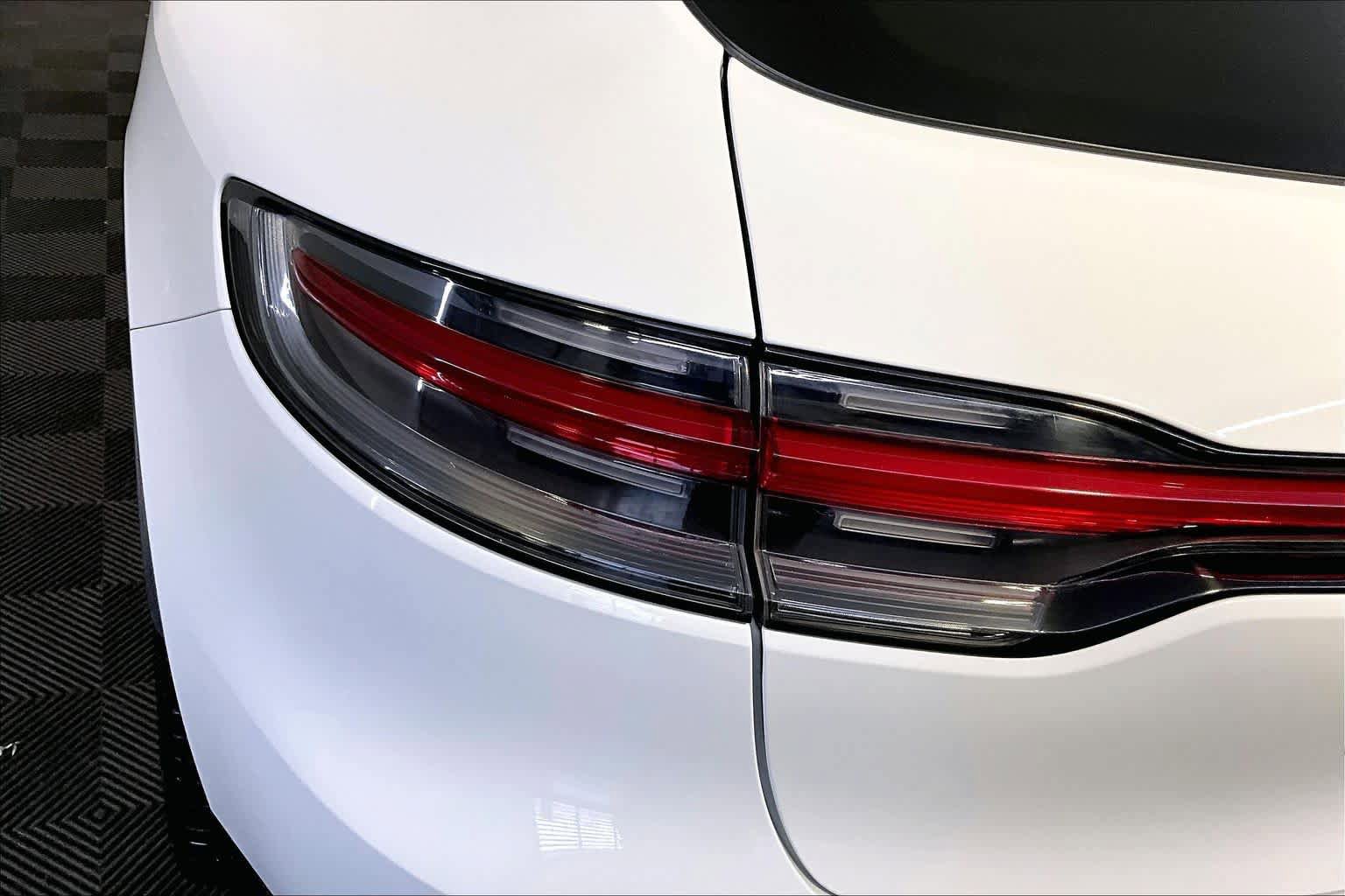 Used 2020 Porsche Macan S AWD/4WD image 28