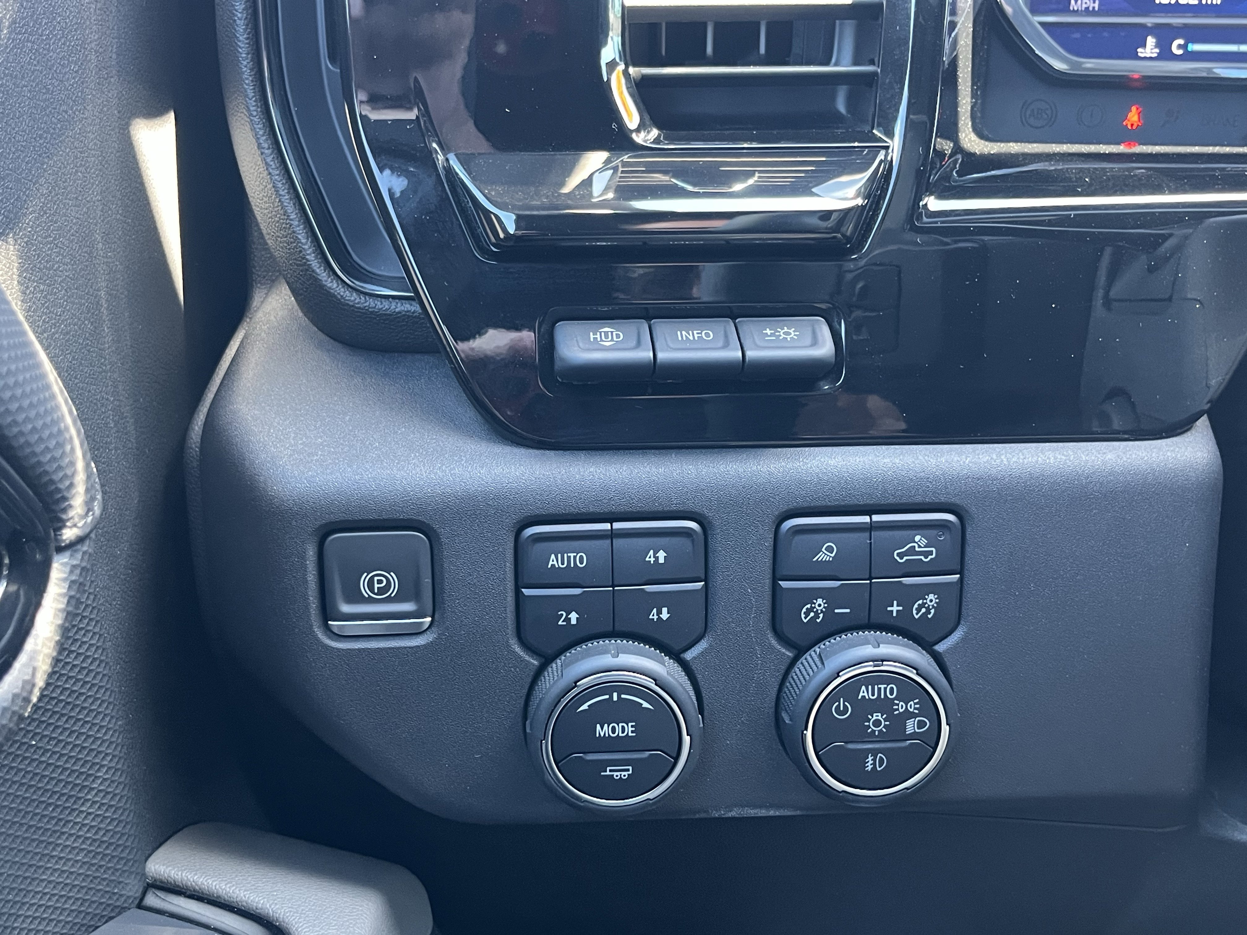 Used 2023 Chevrolet Silverado 1500 ZR2 w/ Technology Package AWD/4WD image 14