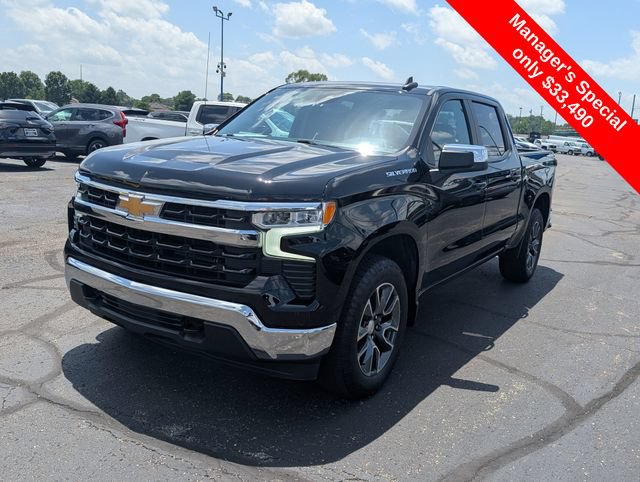 Used 2024 Chevrolet Silverado 1500 LT AWD/4WD image 3