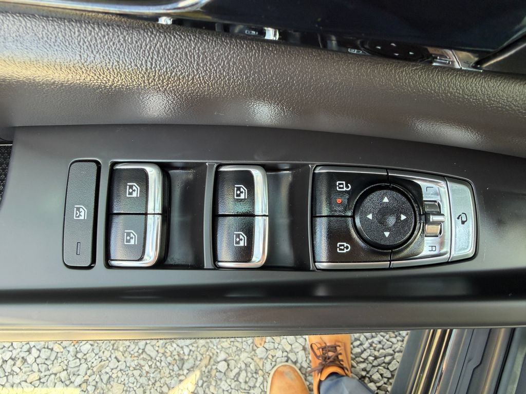 Used 2025 Kia Carnival SX Prestige FWD image 17